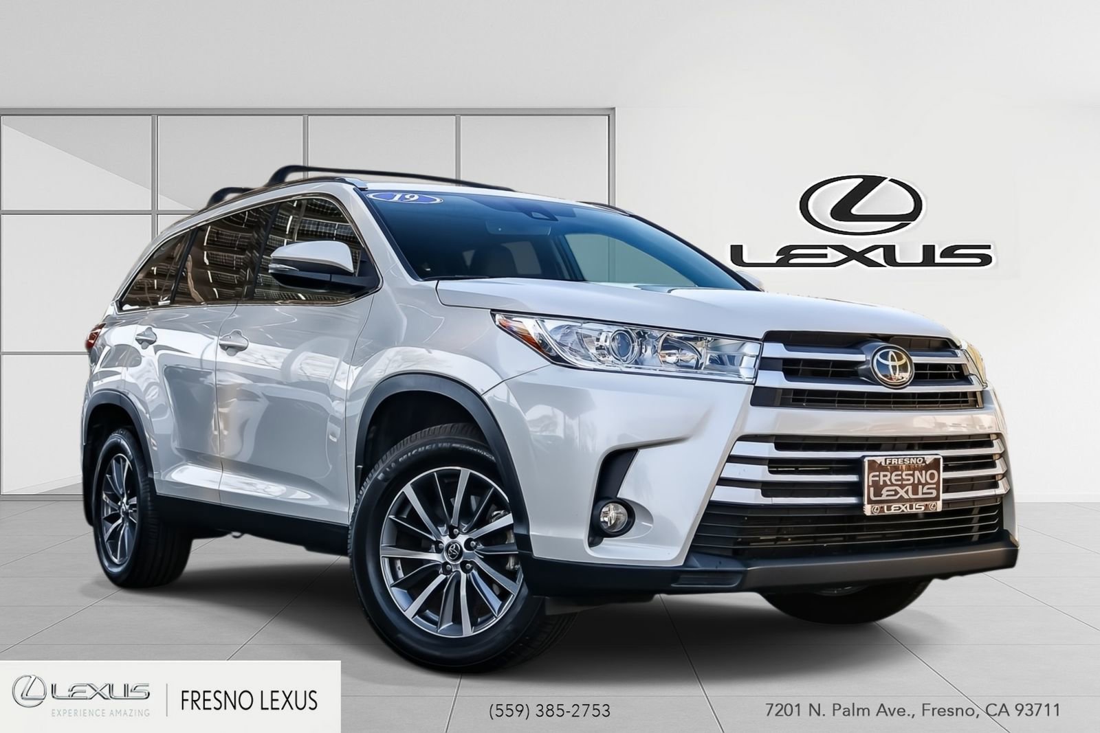 Used 2019 Toyota Highlander XLE w/ Carpet Mat Package (TMS) image 1