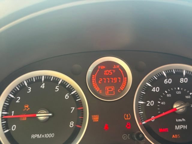 Used 2011 Nissan Sentra 2.0 SL w/ Navigation Pkg FWD image 23