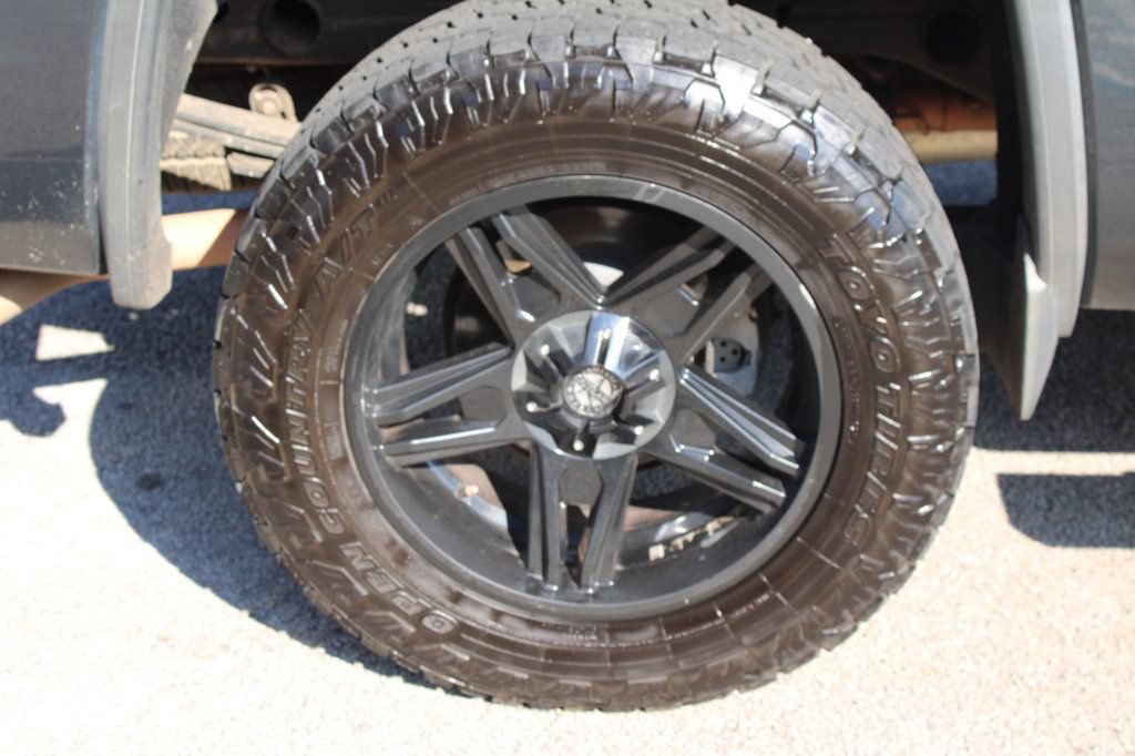 Used 2017 GMC Sierra 1500 SLT AWD/4WD image 33