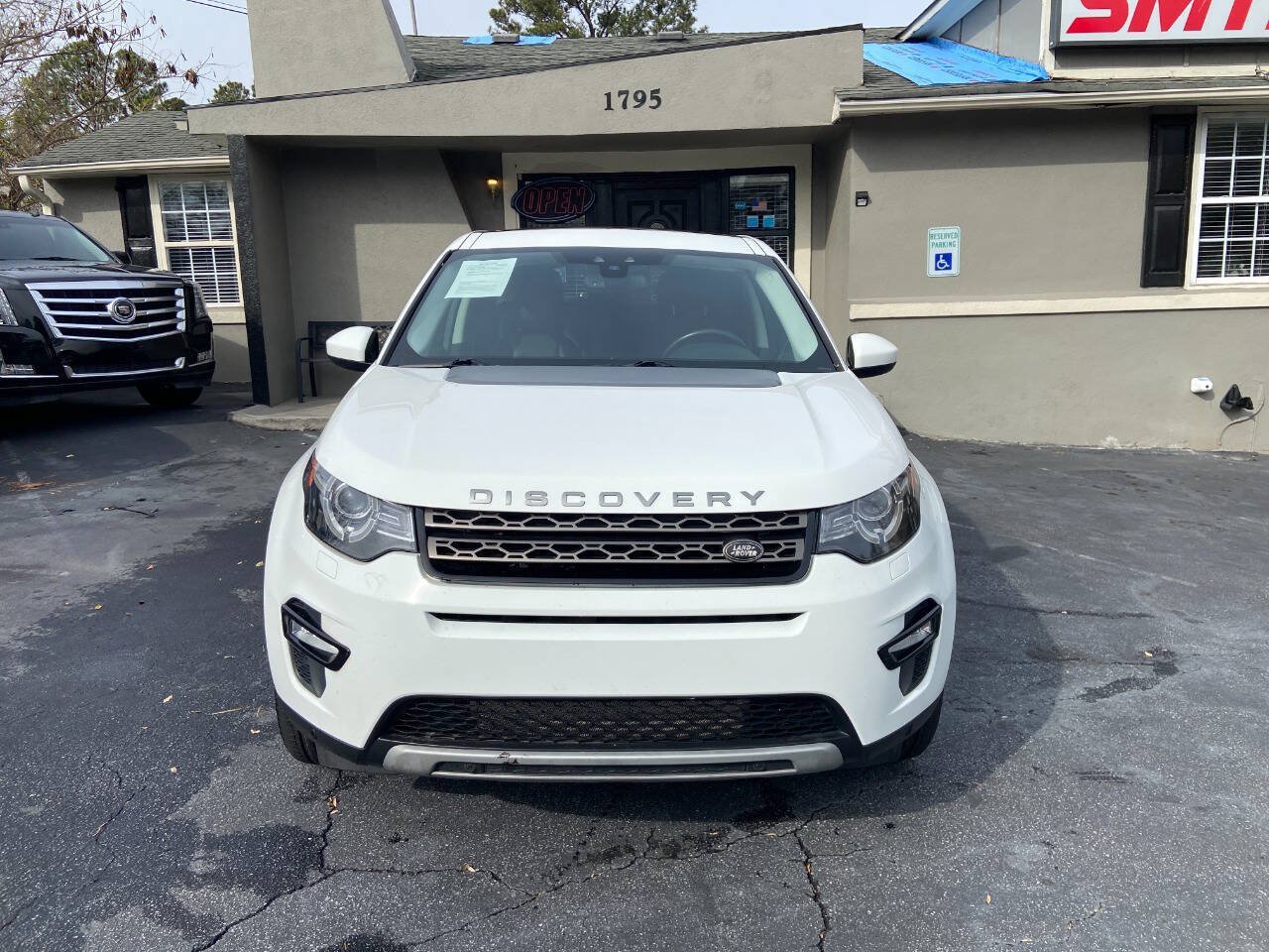 Used 2015 Land Rover Discovery Sport HSE AWD/4WD image 3