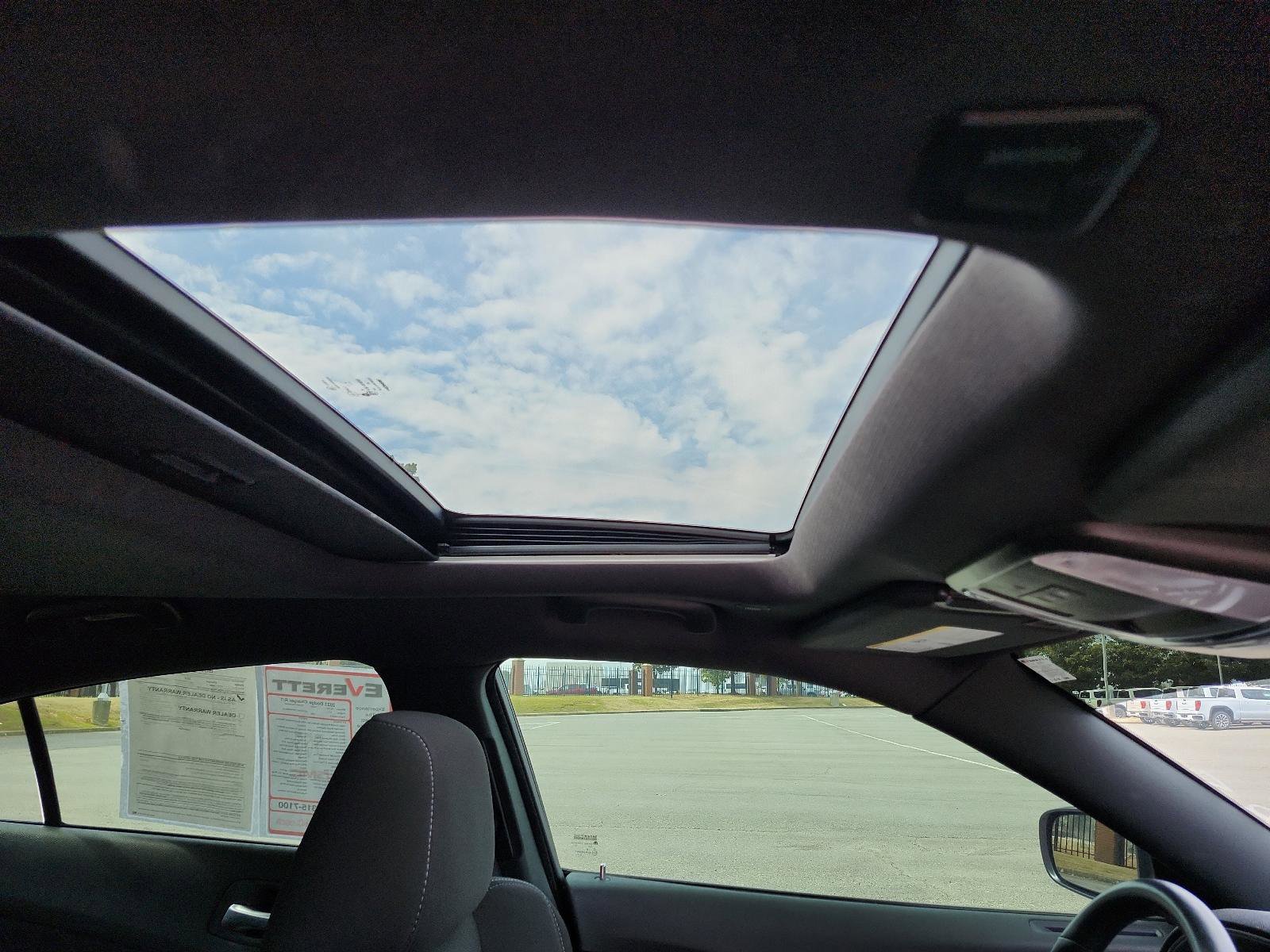 Used 2023 Dodge Charger R/T w/ Blacktop Package image 9