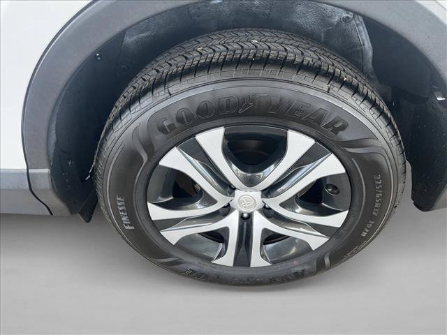 Used 2018 Toyota RAV4 LE w/ Carpet Mat Package FWD image 21