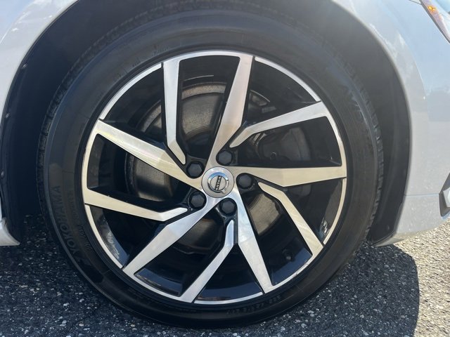 Used 2019 Volvo S60 T6 Momentum image 16