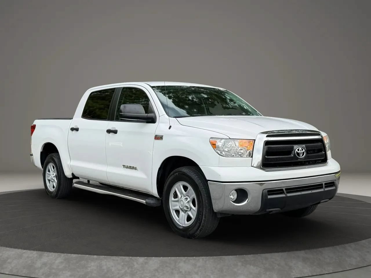 Used 2011 Toyota Tundra 2WD CrewMax w/ Tow Pkg image 3