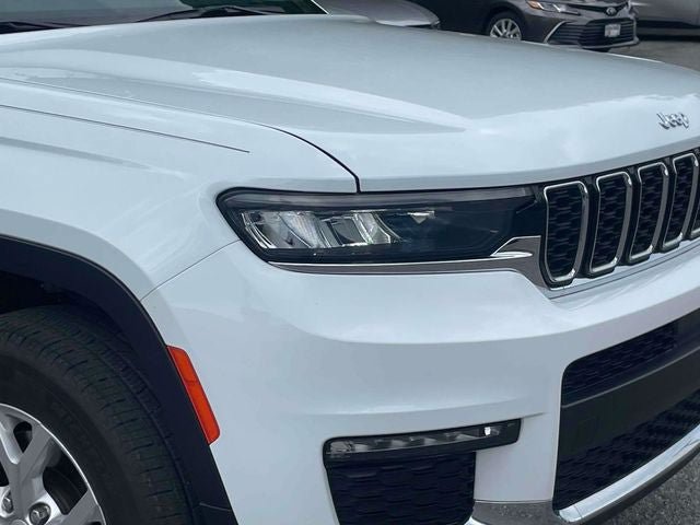 Used 2023 Jeep Grand Cherokee L Limited AWD/4WD image 12
