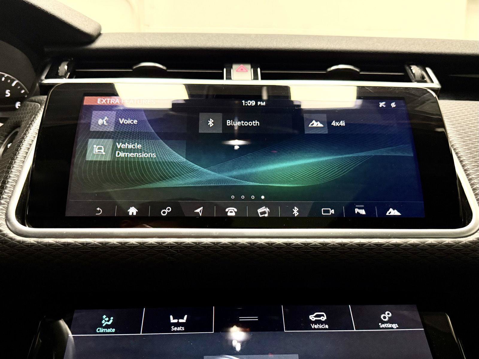 Used 2018 Land Rover Range Rover Velar S AWD/4WD image 31