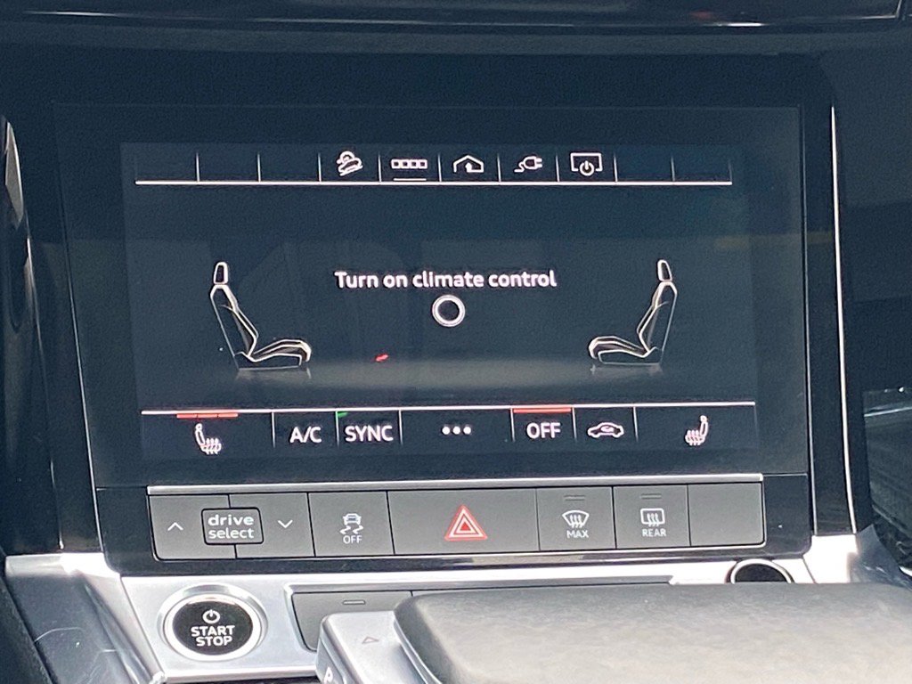 Used 2022 Audi e-tron Premium image 11