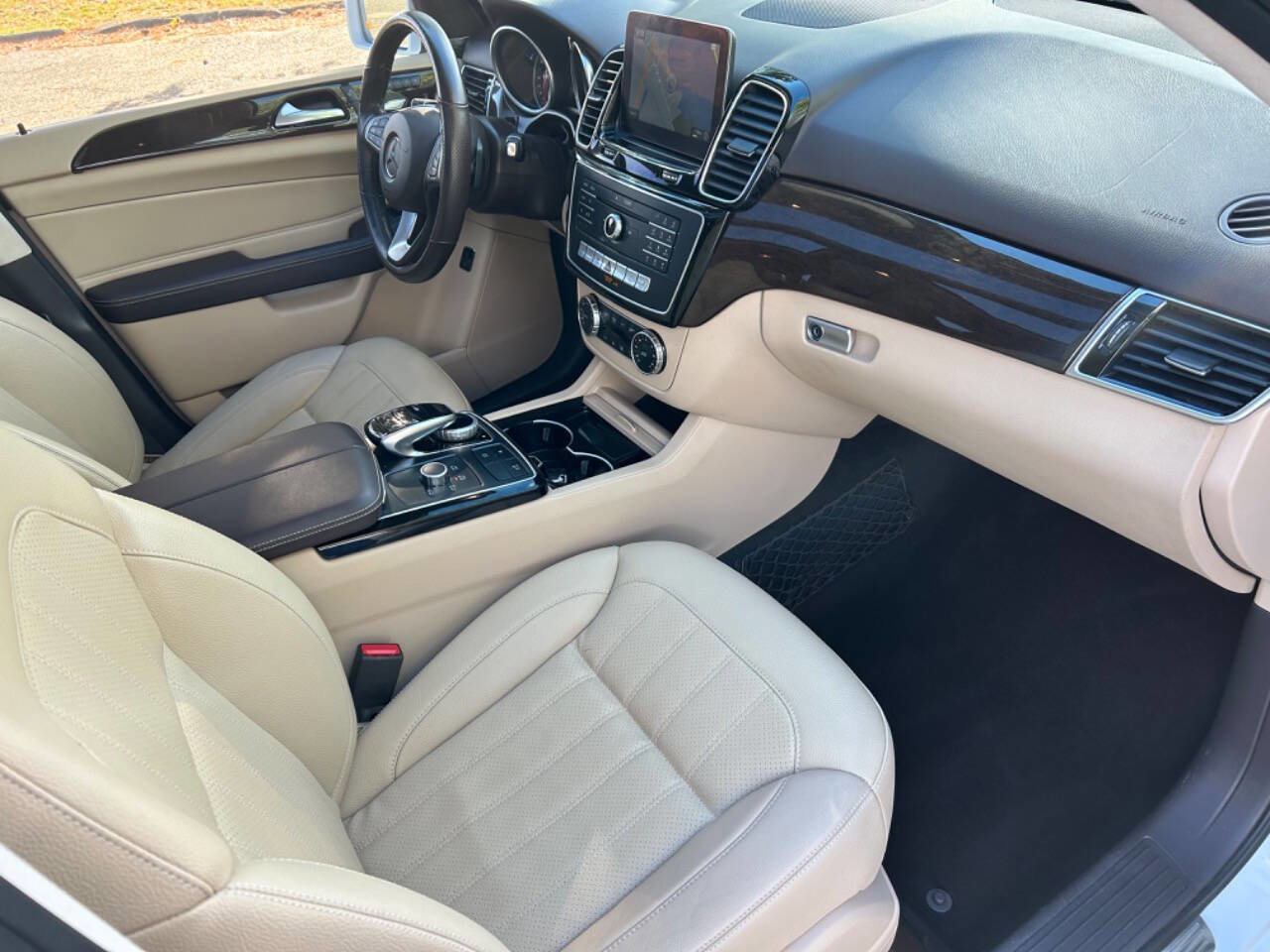 Used 2016 Mercedes-Benz GLE 350 4MATIC w/ Premium Package image 14