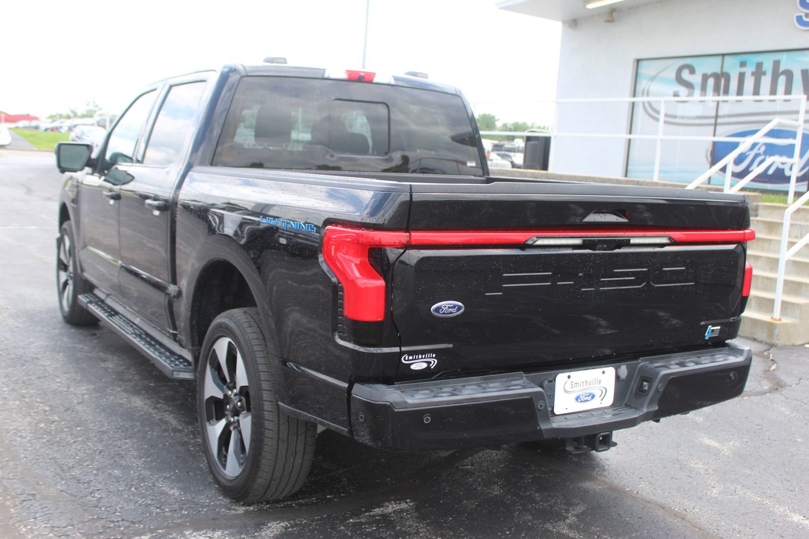 Used 2023 Ford F150 Lightning Platinum AWD/4WD image 7
