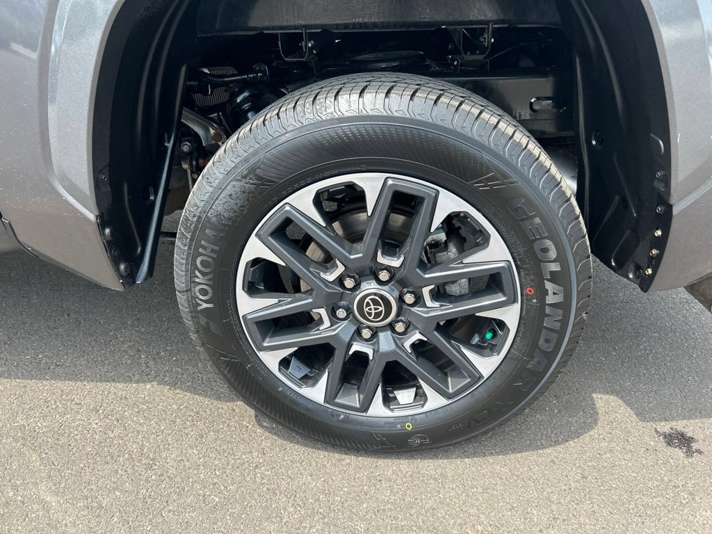 Used 2023 Toyota Tundra Limited AWD/4WD image 31