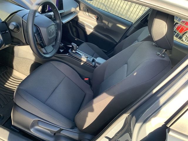 Used 2023 Toyota Prius LE image 18