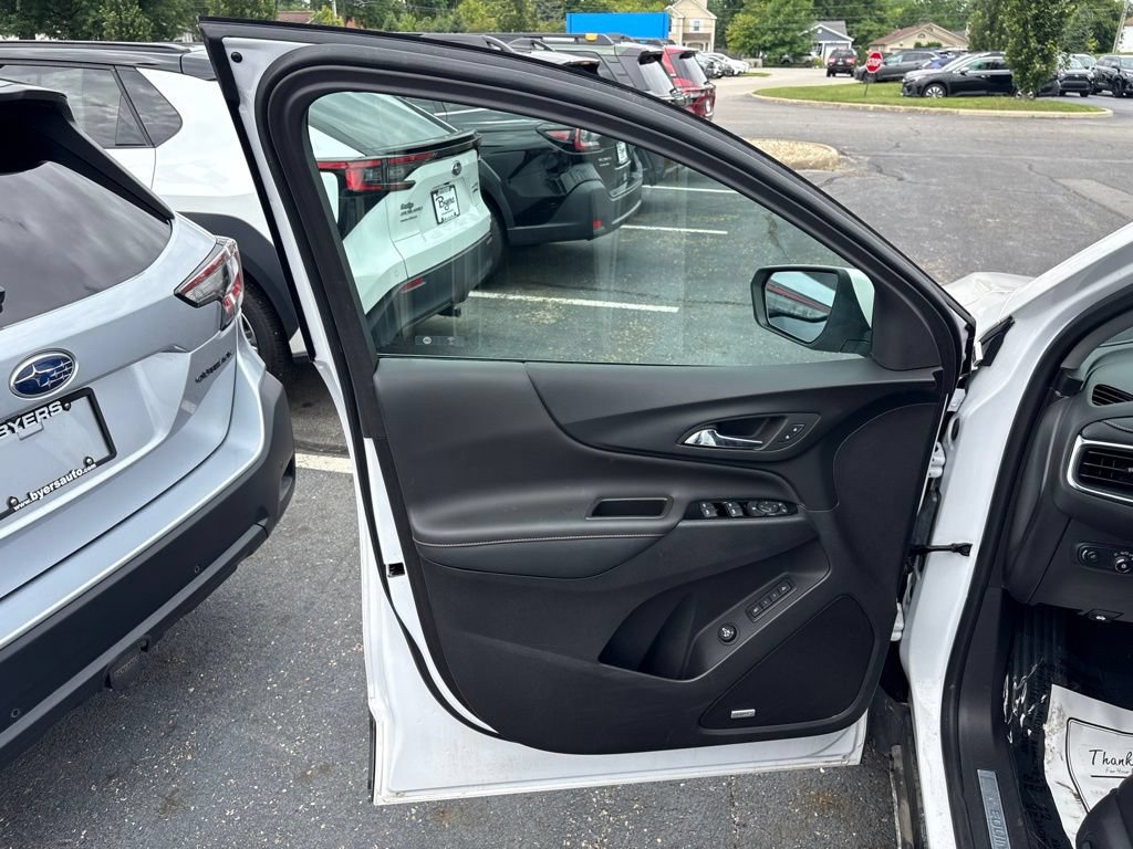 Used 2024 Chevrolet Equinox Premier AWD/4WD image 15