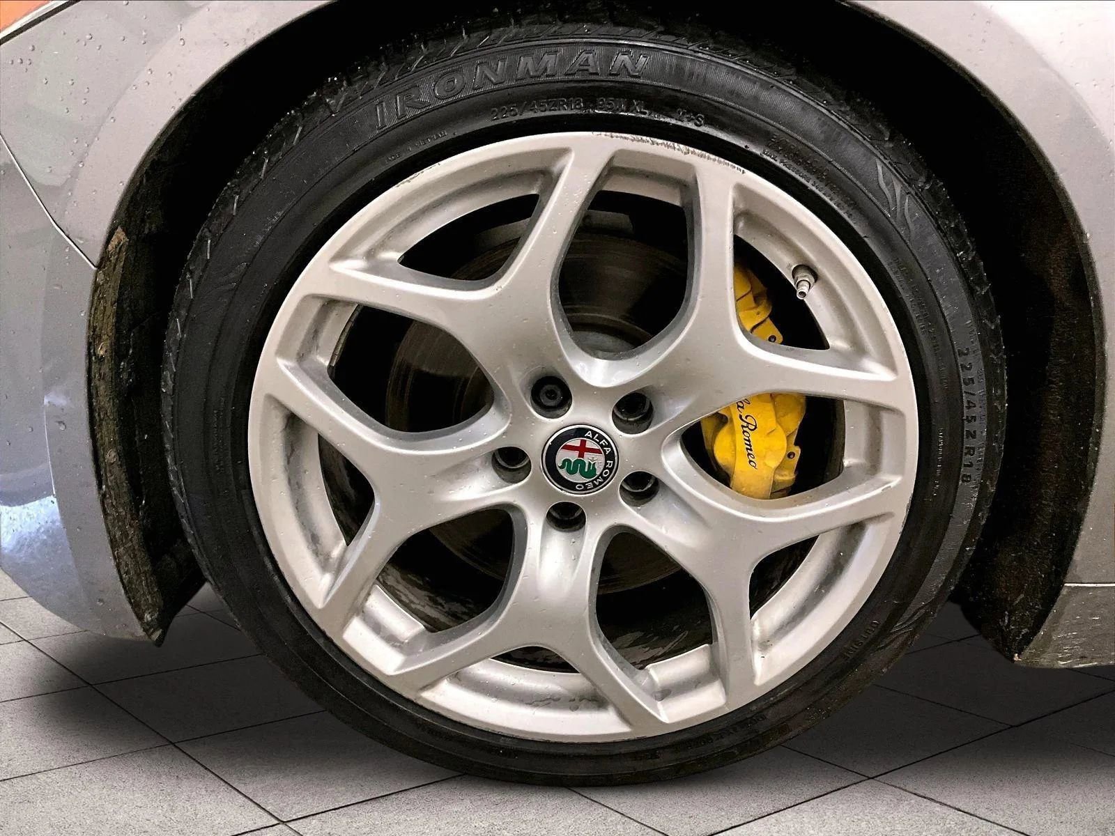 Used 2018 Alfa Romeo Giulia Ti RWD image 10