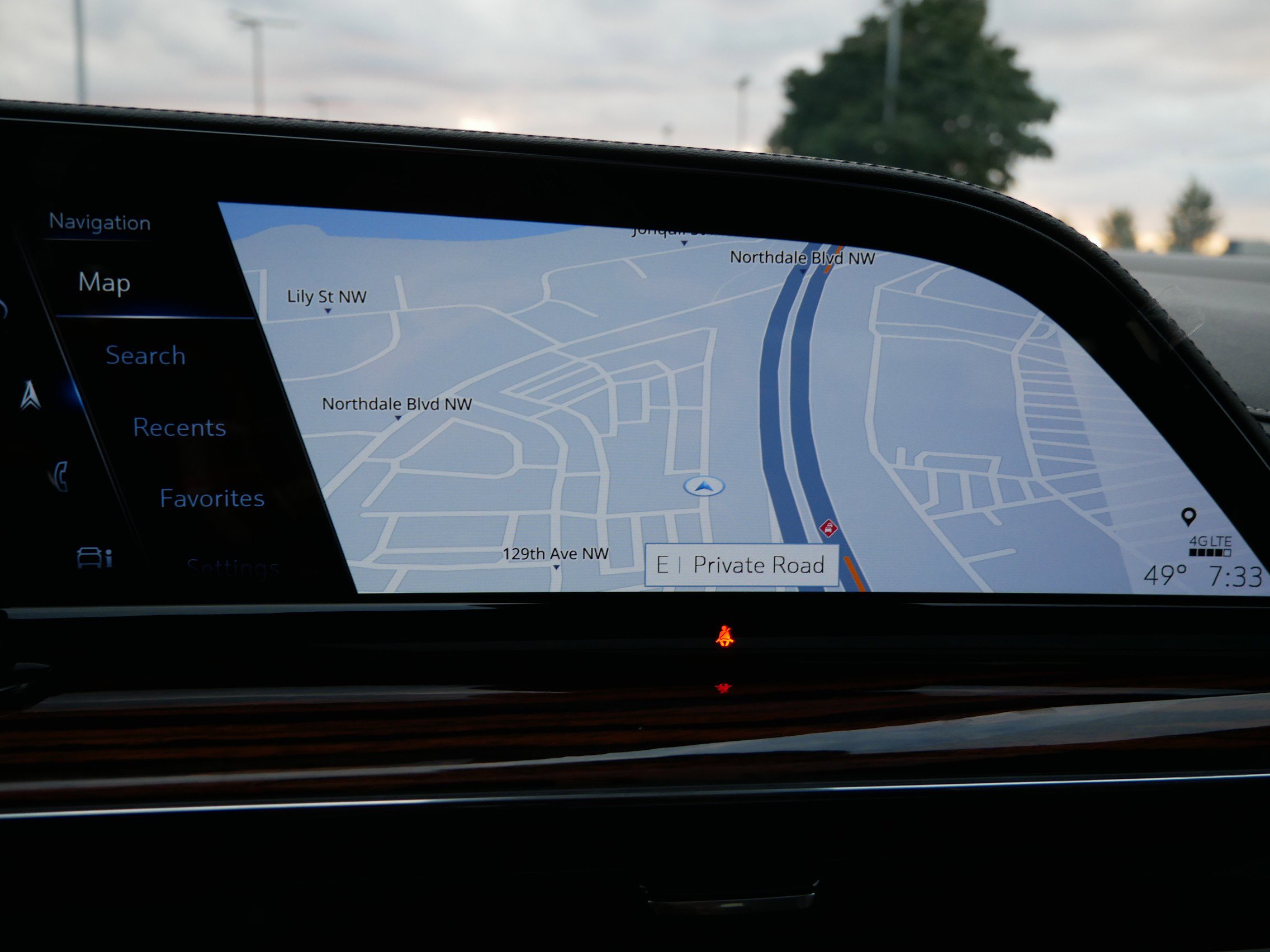 Used 2023 Cadillac Escalade Premium Luxury w/ Performance Package image 19