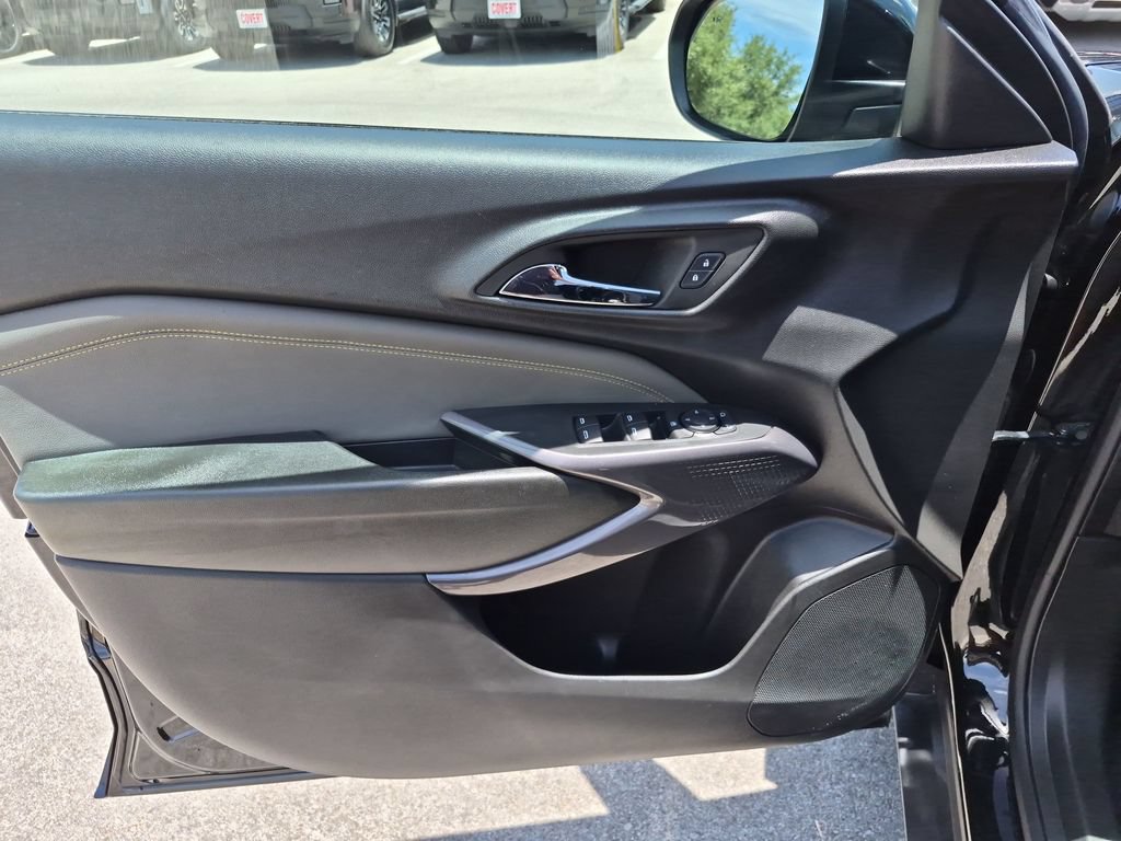 Used 2024 Chevrolet Trax ACTIV w/ Sunroof Package FWD image 20
