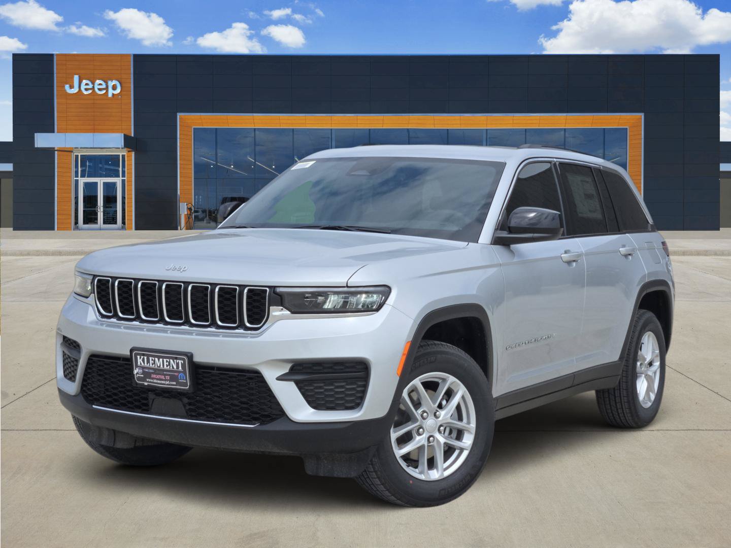 New 2026 Jeep Grand Cherokee Laredo w/ Trailer Tow Package AWD/4WD image 1