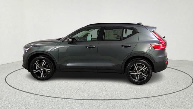 New 2026 Volvo XC40 B5 Core w/ Climate Package AWD/4WD image 4