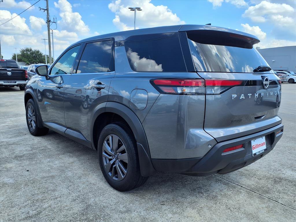 Used 2023 Nissan Pathfinder S image 3