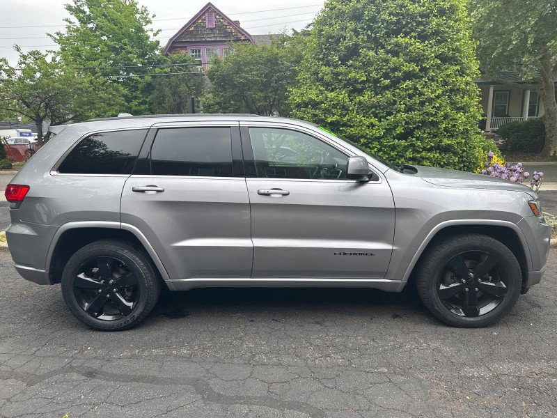Used 2015 Jeep Grand Cherokee Altitude AWD/4WD image 6