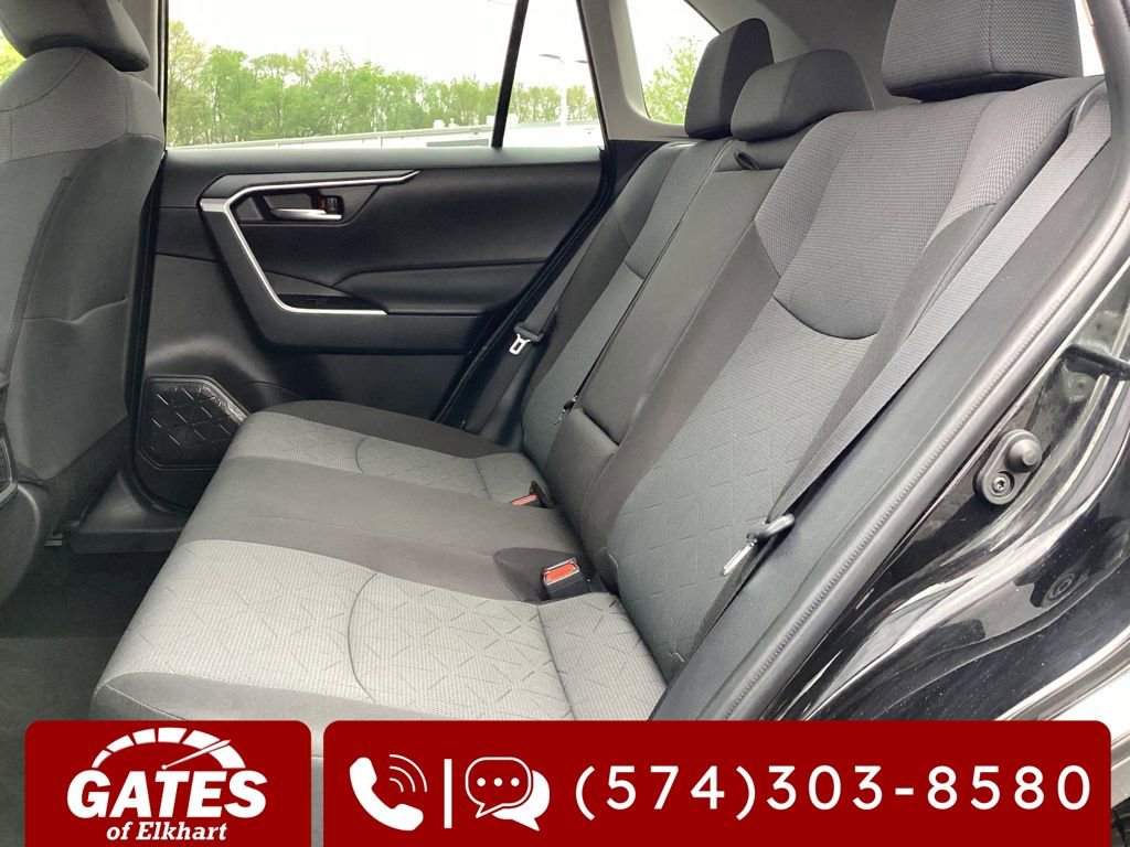 Used 2025 Toyota RAV4 XLE AWD/4WD image 15