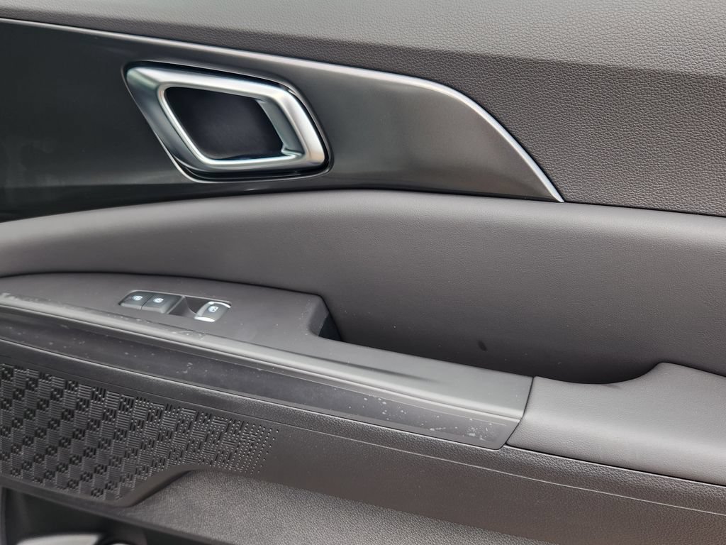 New 2027 Kia Carnival SX w/ Dark Edition Package FWD image 13