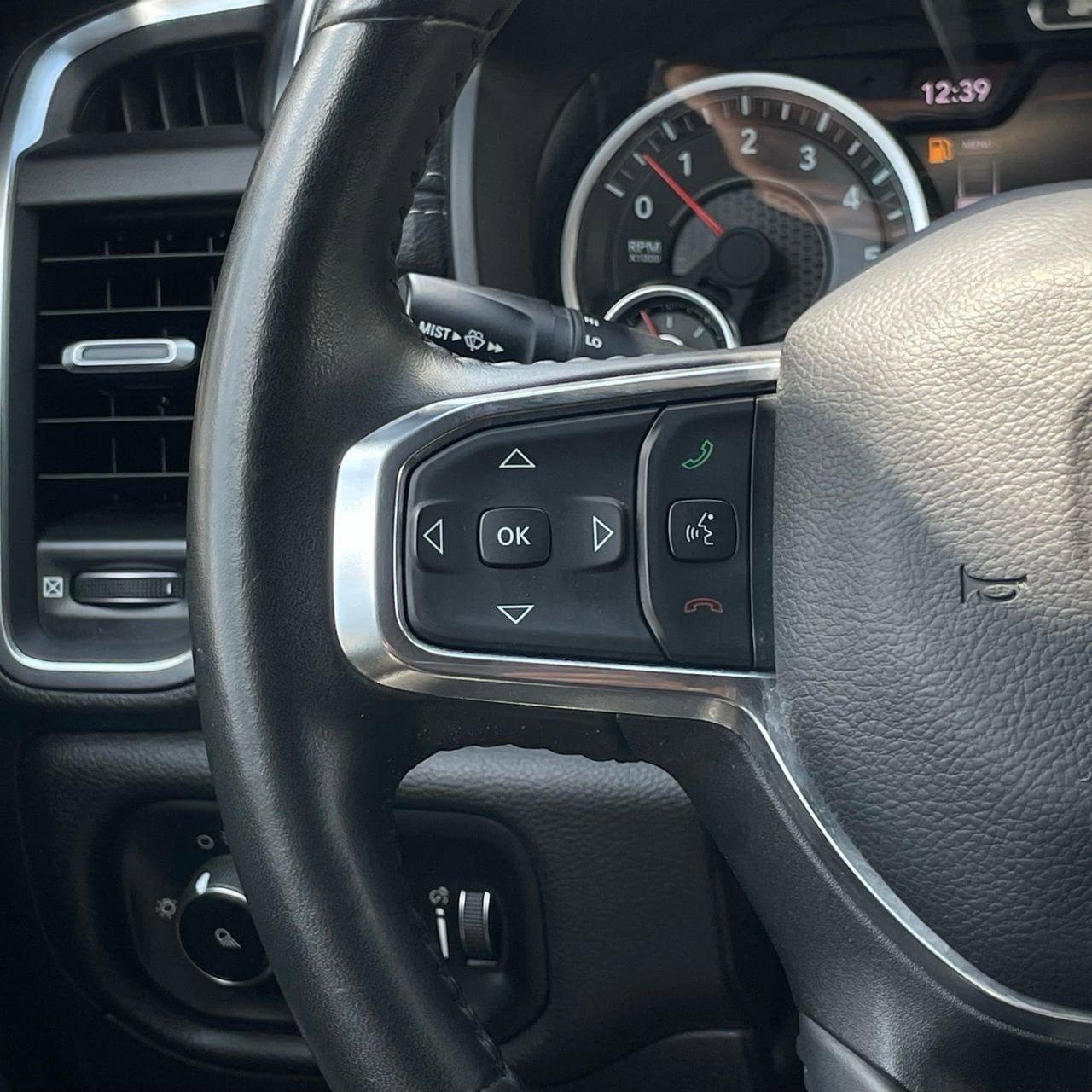 Used 2024 RAM 1500 Laramie RWD image 14