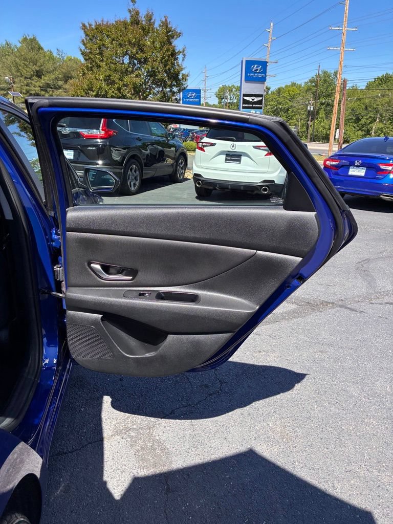 Used 2023 Hyundai Elantra SEL w/ Convenience Package FWD image 41