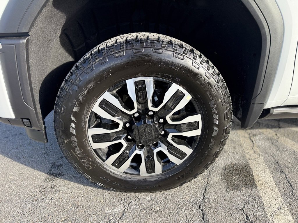 New 2026 GMC Sierra 2500 Denali Ultimate image 3