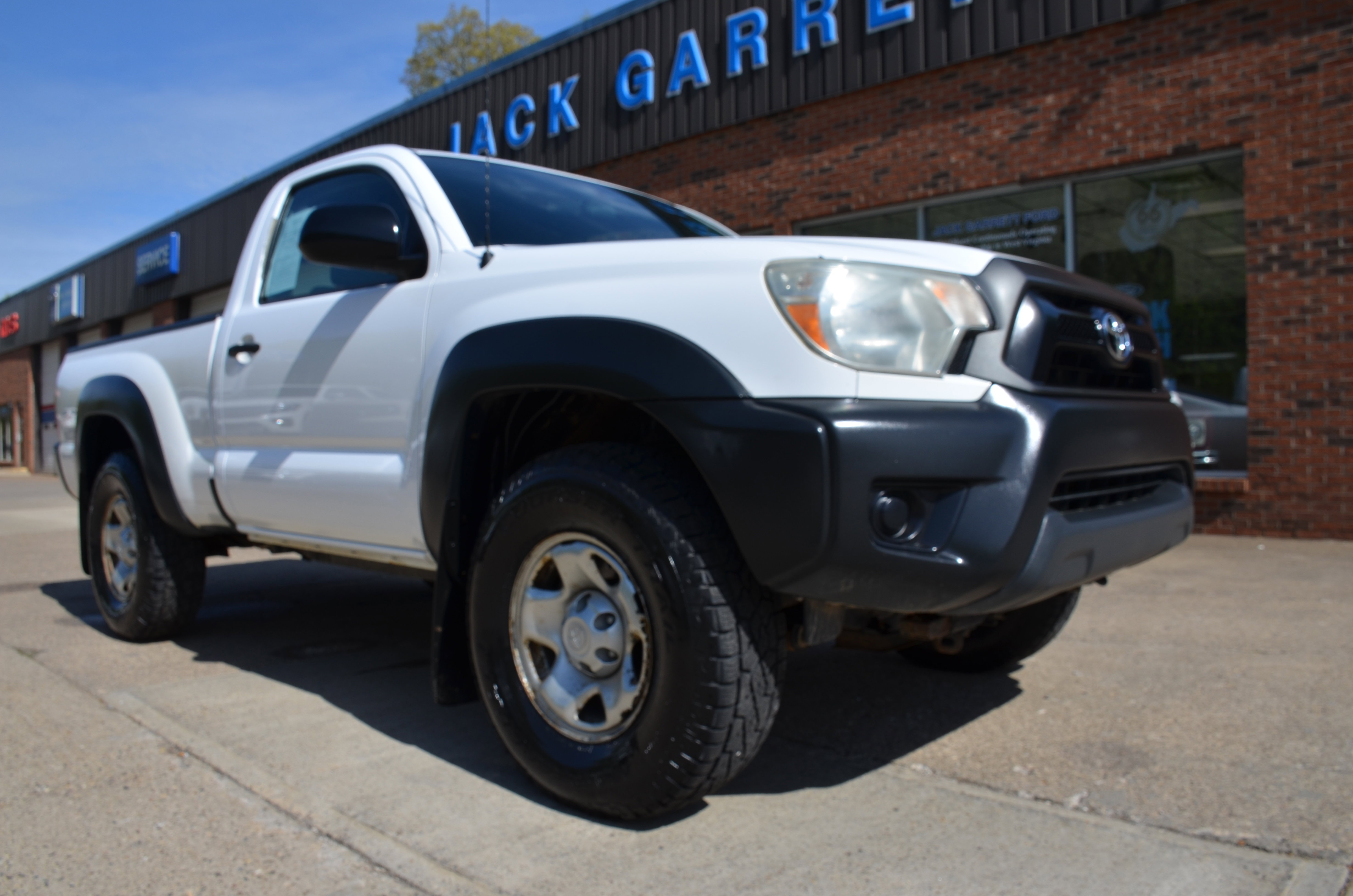 Used 2012 Toyota Tacoma 4x4 Regular Cab image 1