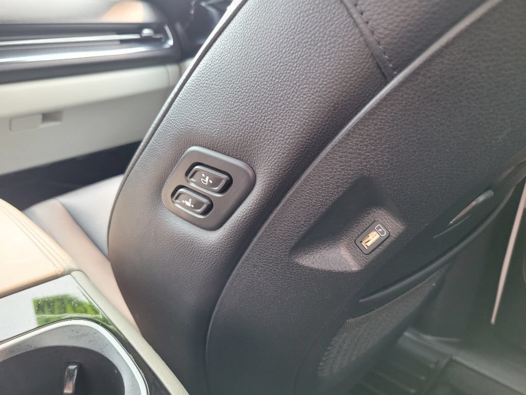 Used 2023 Kia Carnival SX Prestige FWD image 50