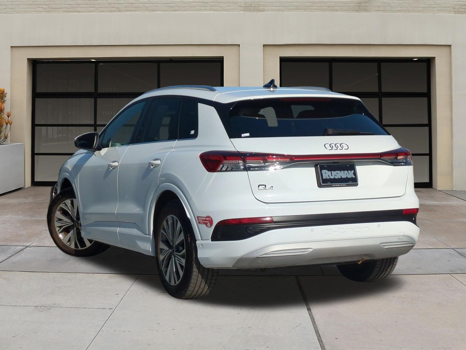Used 2023 Audi Q4 e-tron Premium Plus RWD image 2