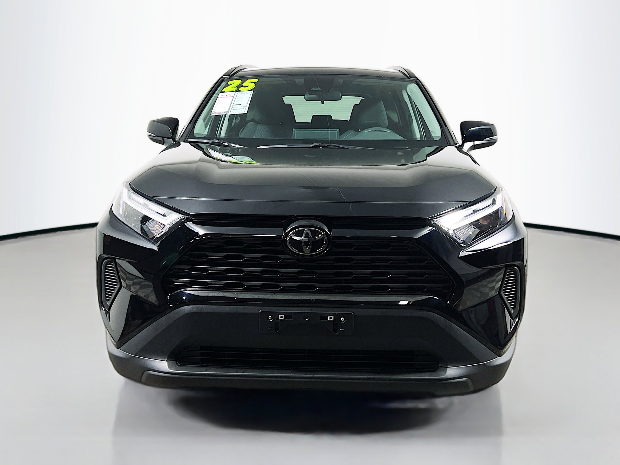 Used 2025 Toyota RAV4 XLE image 37