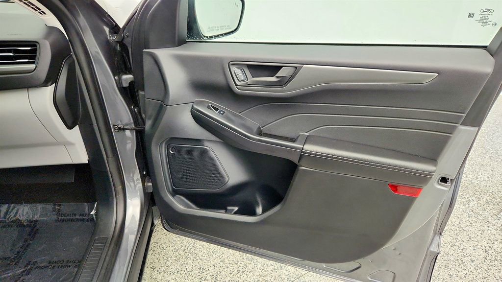Used 2025 Ford Escape Active image 26