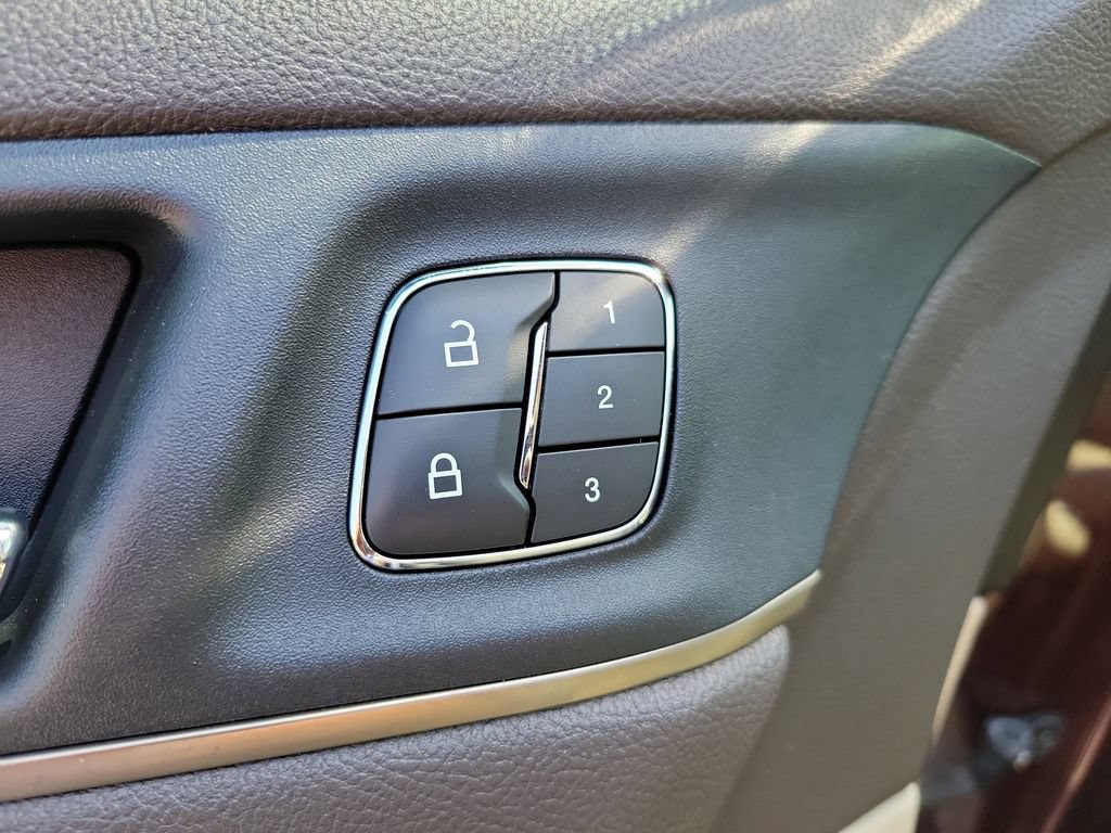 Used 2019 Lincoln MKC Reserve w/ MKC Technology Package AWD/4WD image 9