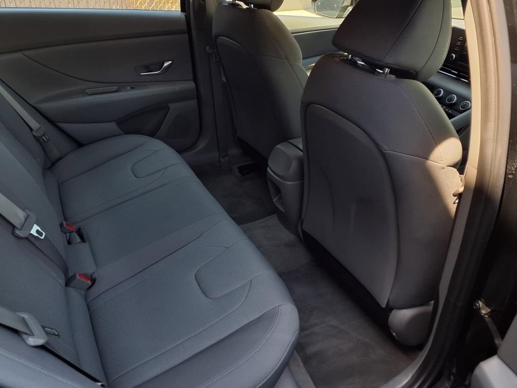 Used 2024 Hyundai Elantra SE FWD image 20