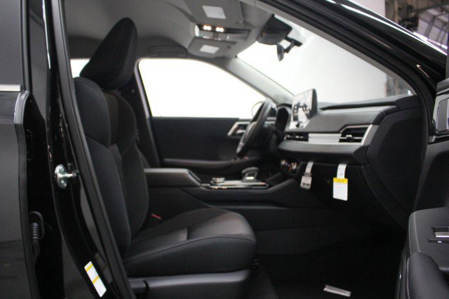 New 2026 Mitsubishi Outlander ES image 18