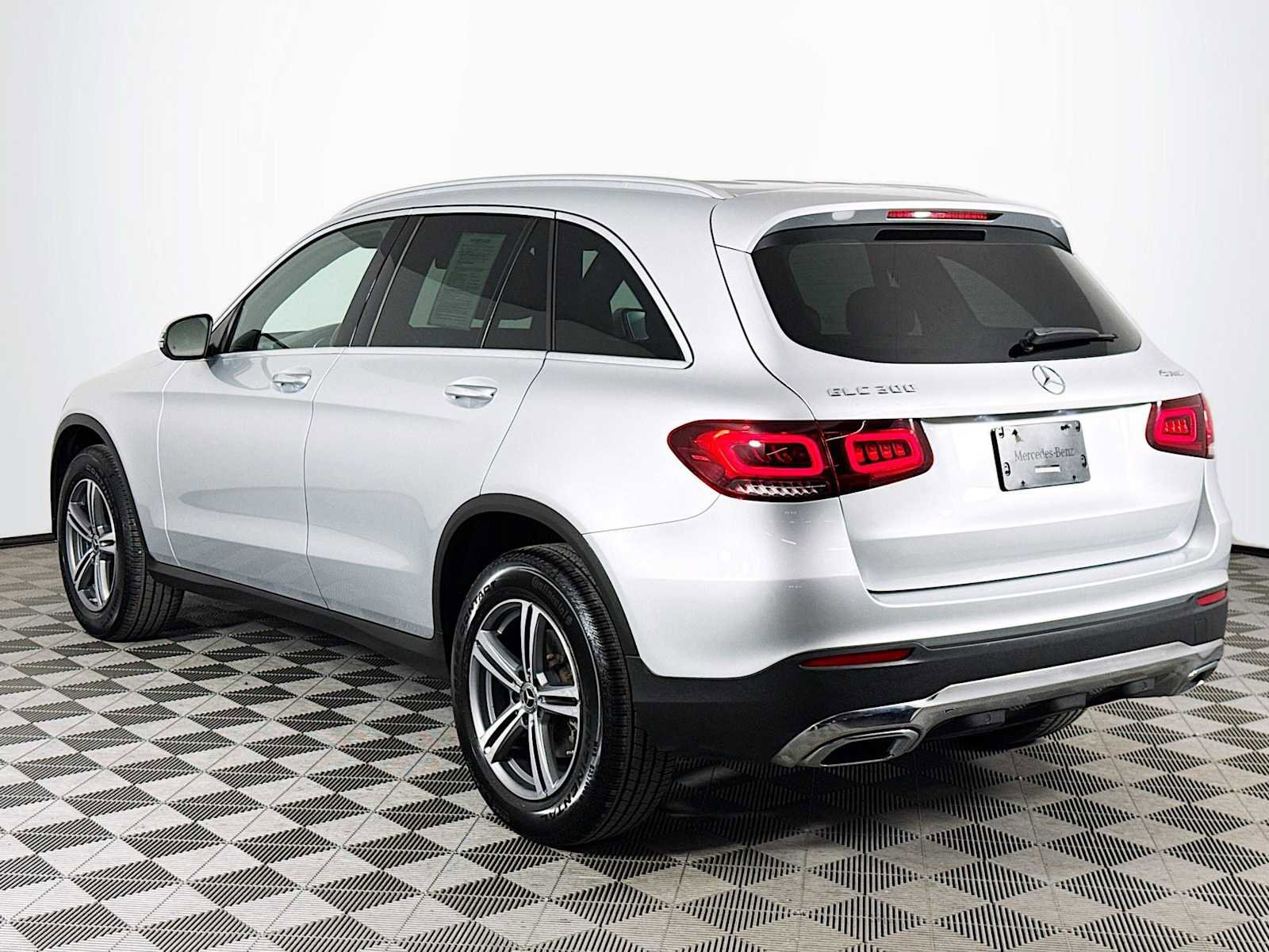 Used 2020 Mercedes-Benz GLC 300 4MATIC image 7