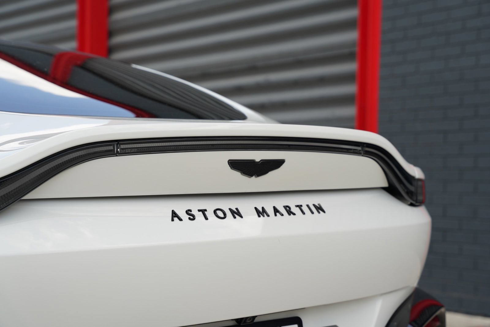 Used 2023 Aston Martin V8 Vantage Coupe RWD image 12