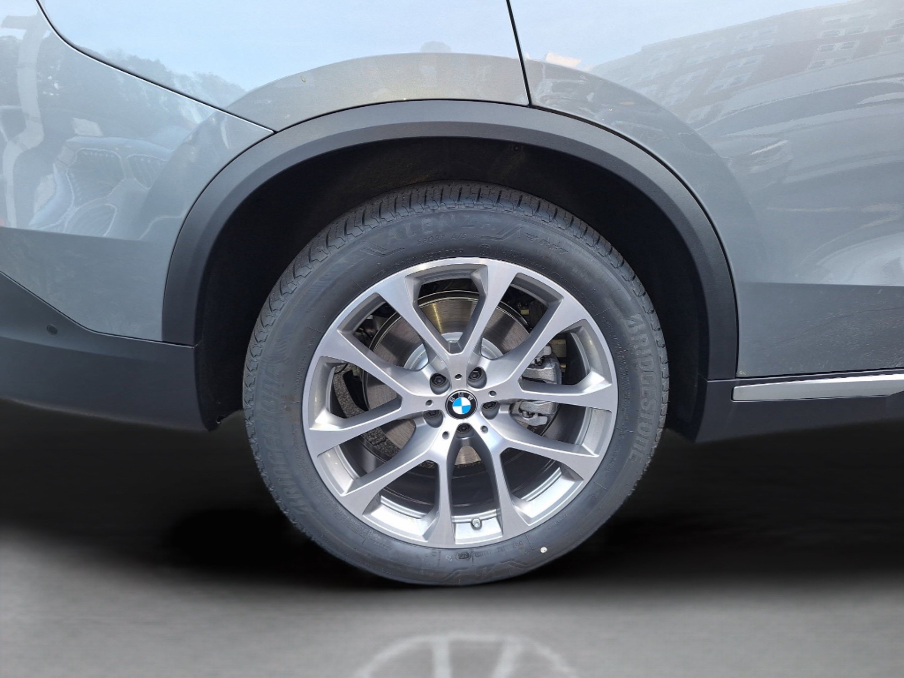 Used 2026 BMW X5 xDrive40i w/ Premium Package AWD/4WD image 28