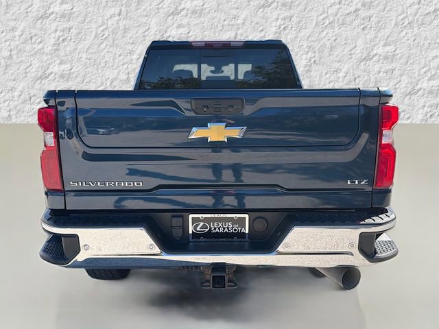 Used 2022 Chevrolet Silverado 2500 LTZ w/ LTZ Premium Package AWD/4WD image 3