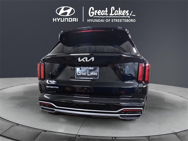 Used 2023 Kia Sorento S image 4