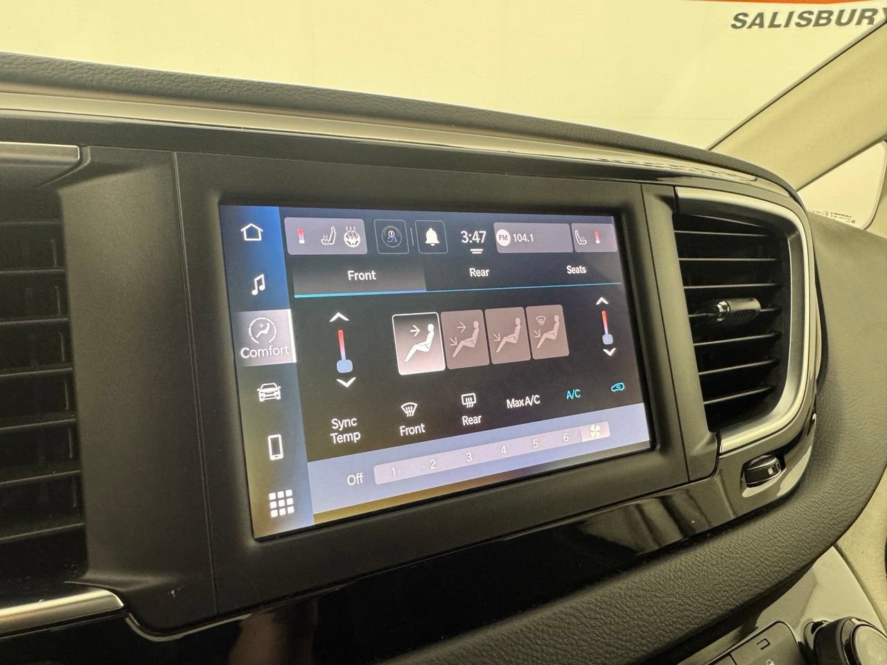 Used 2023 Chrysler Voyager LX FWD image 16