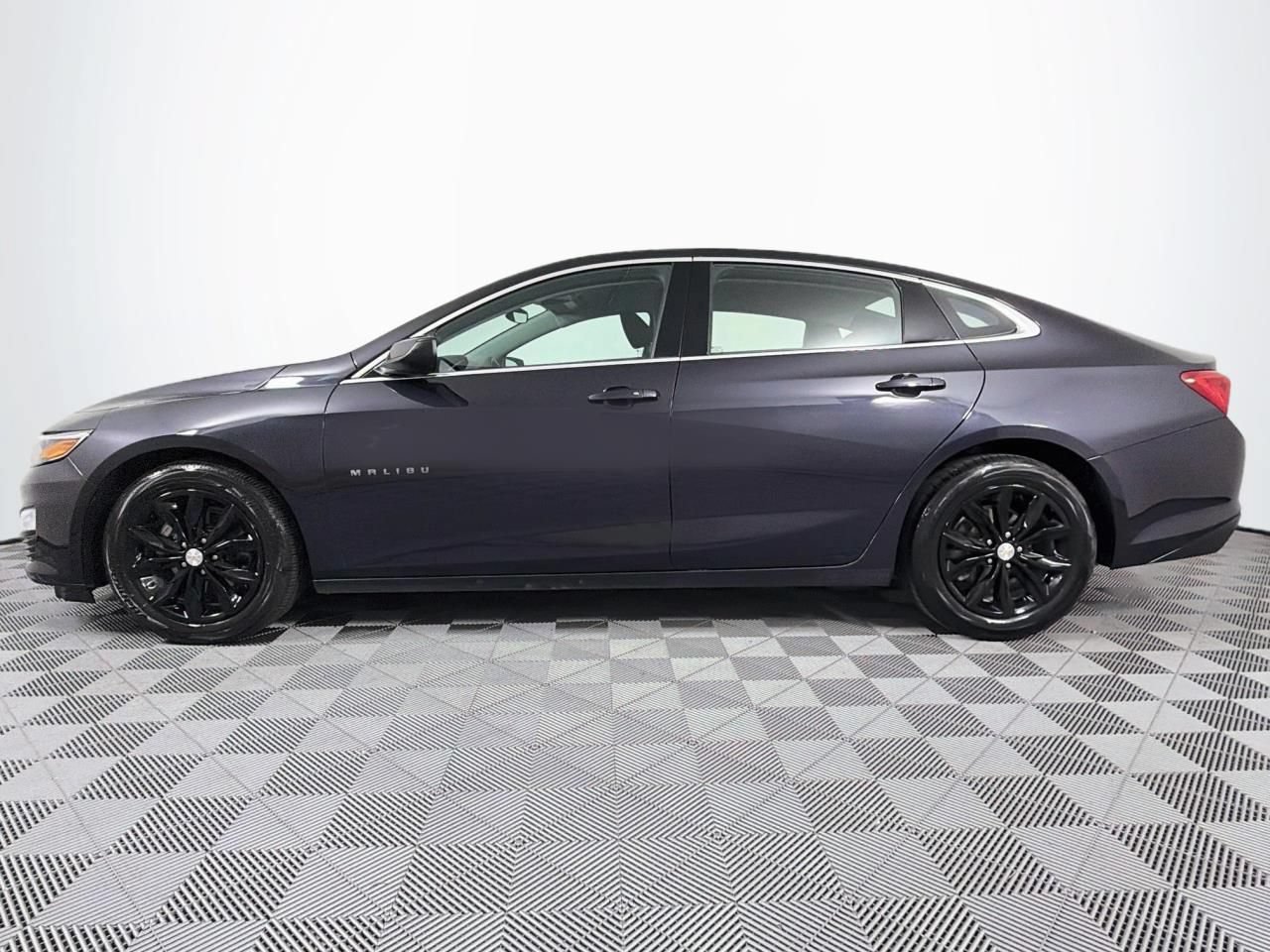 Used 2023 Chevrolet Malibu LT FWD image 7