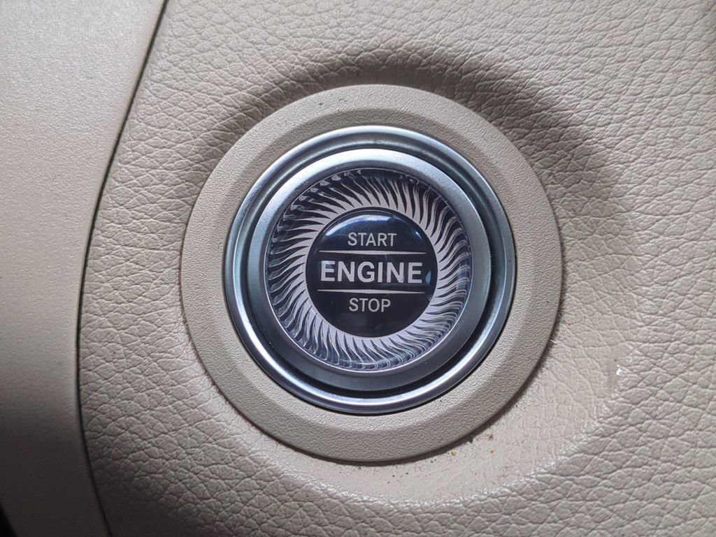 Used 2022 Mercedes-Benz GLC 300 4MATIC image 31