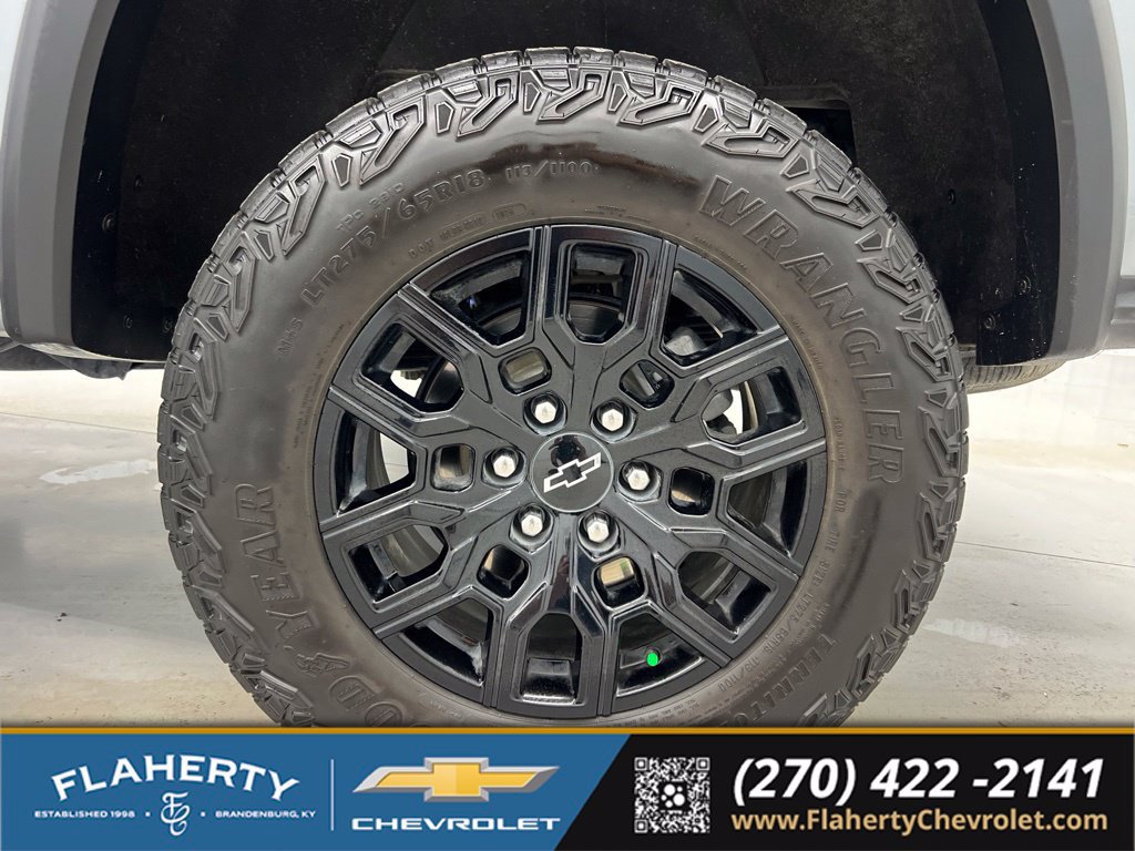 Used 2025 Chevrolet Colorado Trail Boss AWD/4WD image 19