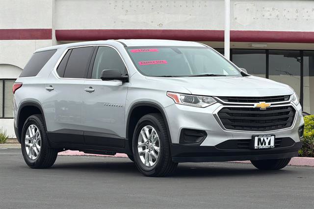 Used 2019 Chevrolet Traverse LS FWD image 2