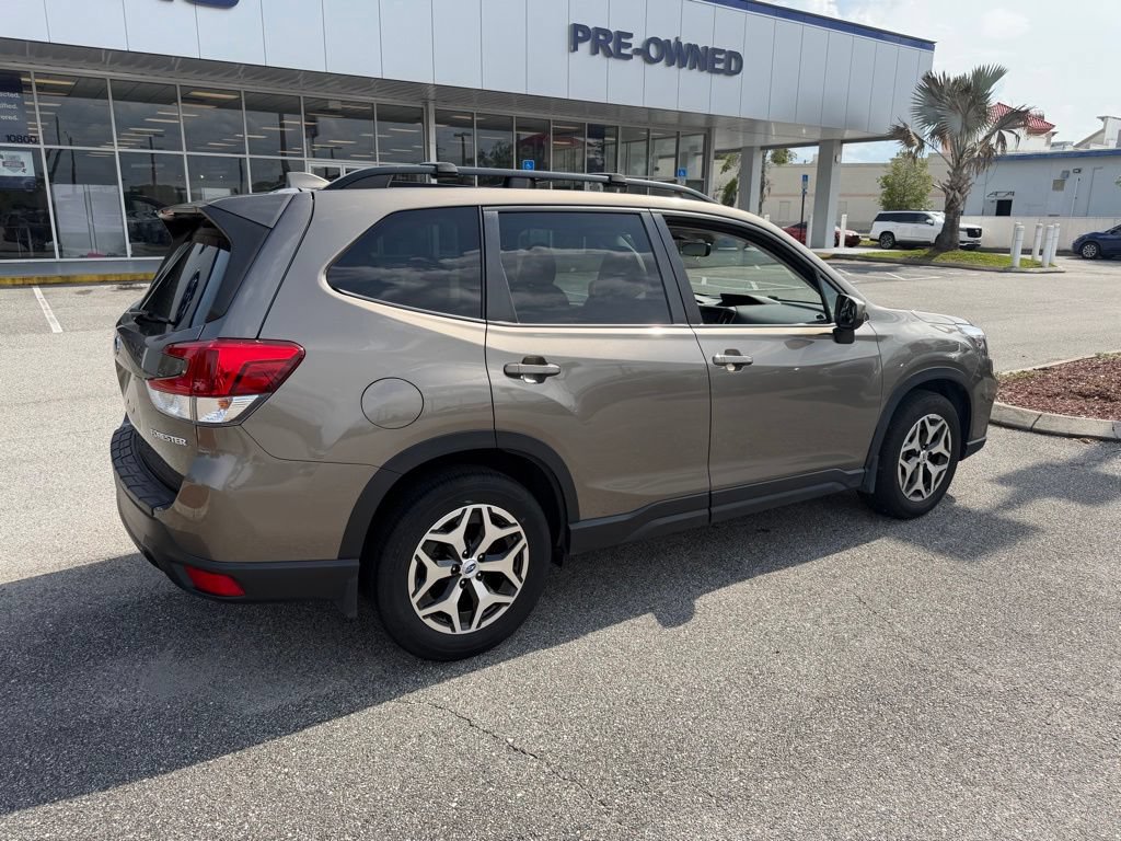 Used 2021 Subaru Forester Premium AWD/4WD image 3