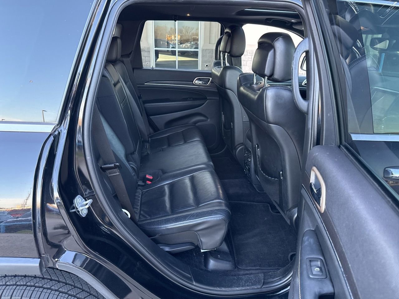 Used 2017 Jeep Grand Cherokee Limited image 12