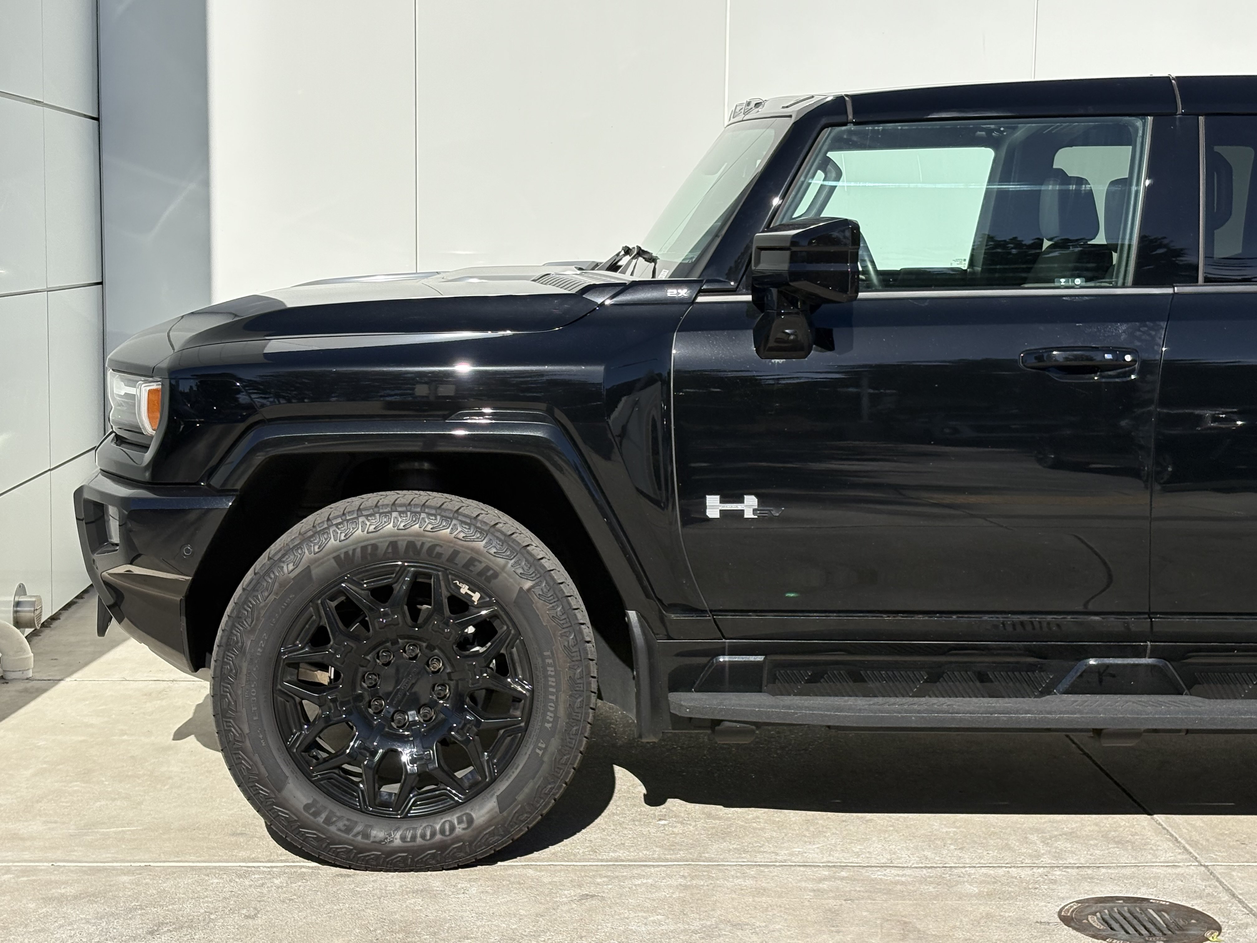 Used 2025 GMC Hummer EV 2X AWD/4WD image 5