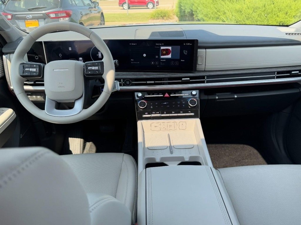 Used 2024 Hyundai Santa Fe Limited image 11
